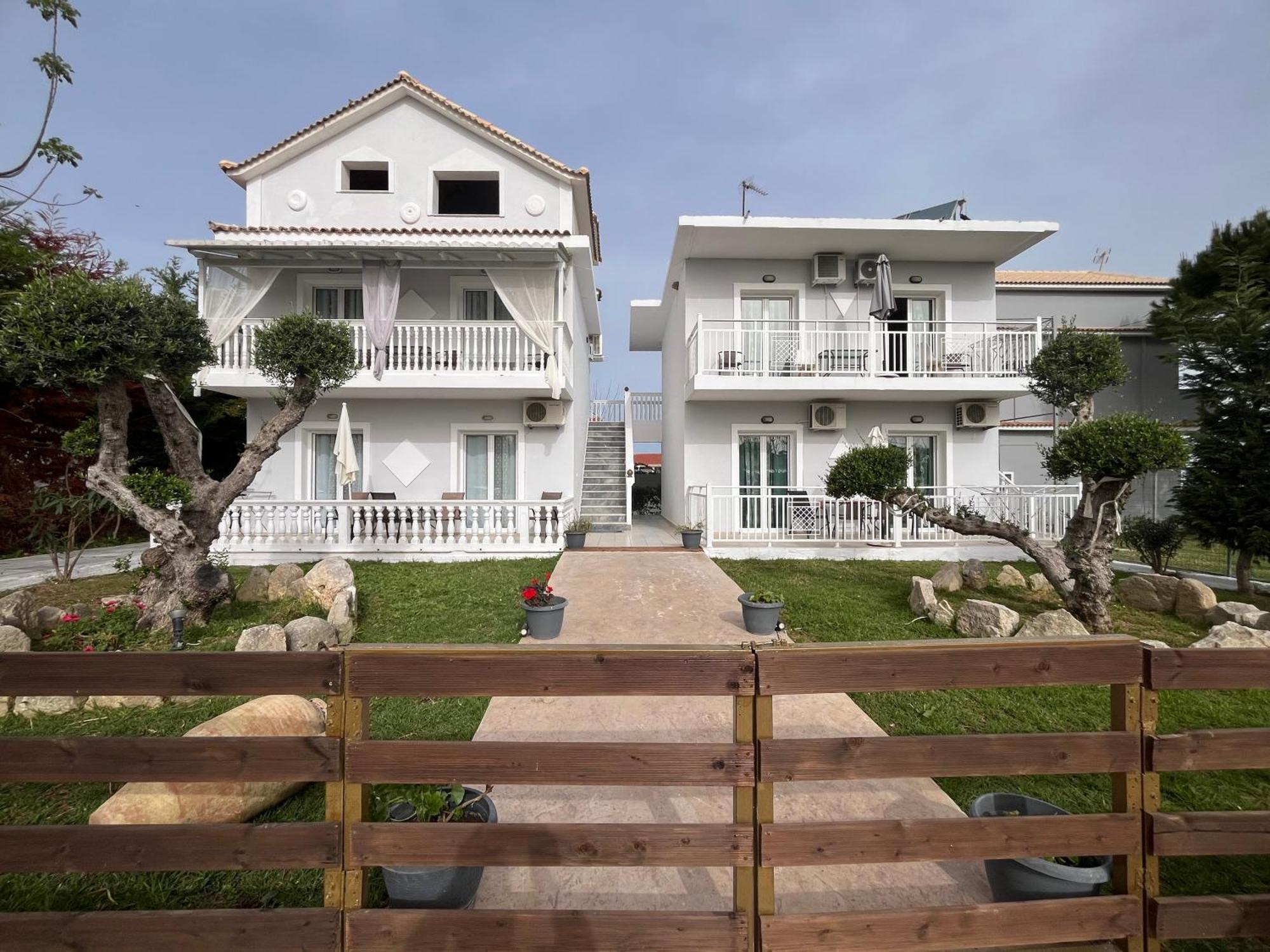 Villa Antonis Deluxe Apartments Ammoudi Dış mekan fotoğraf