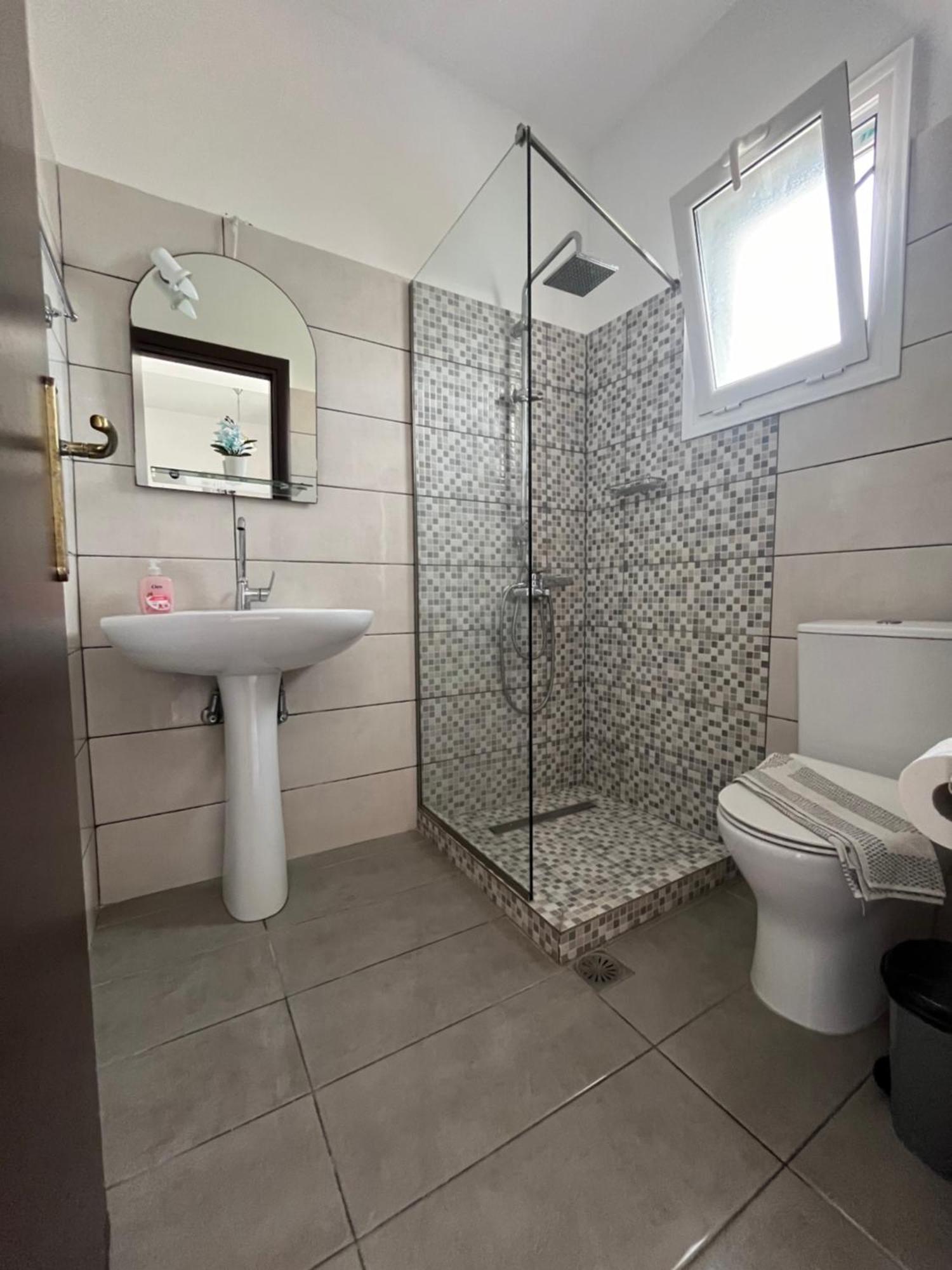 Villa Antonis Deluxe Apartments Ammoudi Dış mekan fotoğraf