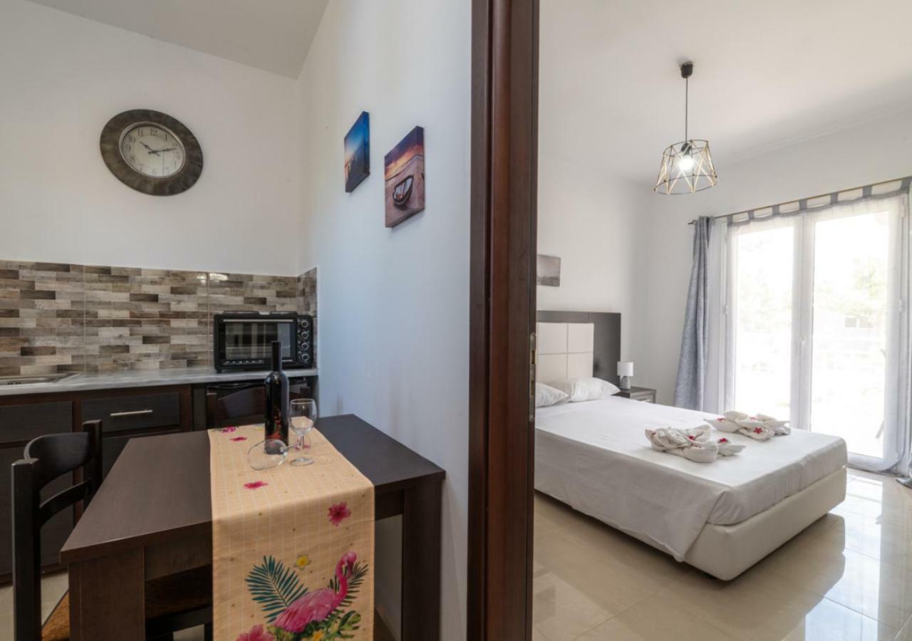 Villa Antonis Deluxe Apartments Ammoudi Dış mekan fotoğraf
